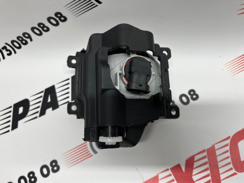 Протитуманна фара права USA Toyota RAV-4 2014-2015 (8121002110), аналог