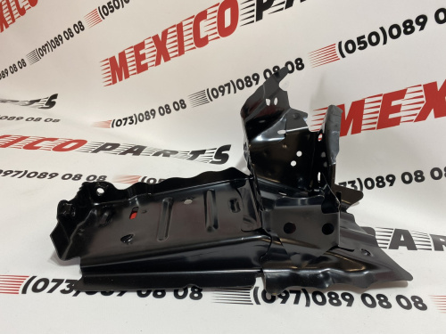Кріплення шини бампера внутрішнє ліве Toyota Camry 2018-2023 (5702406010), аналог
