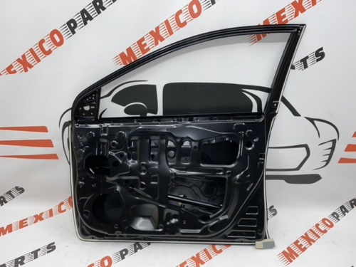 Двері передні праві Toyota Corolla 2014-2019 (67001-02371), аналог