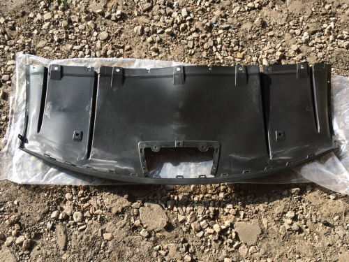 Губа заднього бампера Tesla Model X 2015-2020 (105835600c)