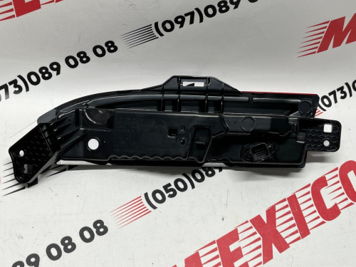 Ліхтар заднього бампера правий нижній Tesla Model 3 2024-(1712514-00-D), аналог