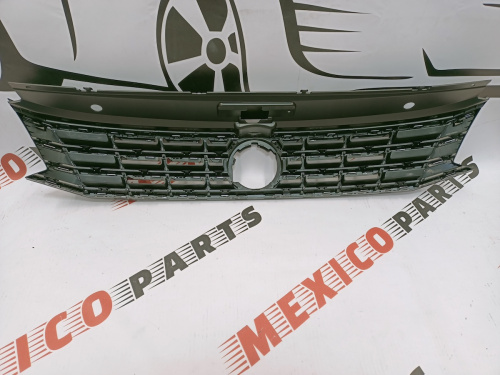 Решётка радиатора Volkswagen Passat B8 2016-2018 (561853651HOQE), аналог