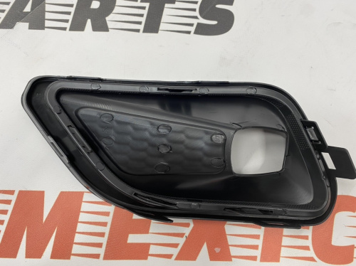 Рамка протитуманної фари глянець права Jeep Cherokee 2019- (68287998AA), аналог