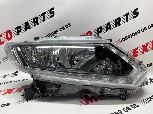 Фара правая Nissan X-Trail(Rogue) 2014-2016 , аналог