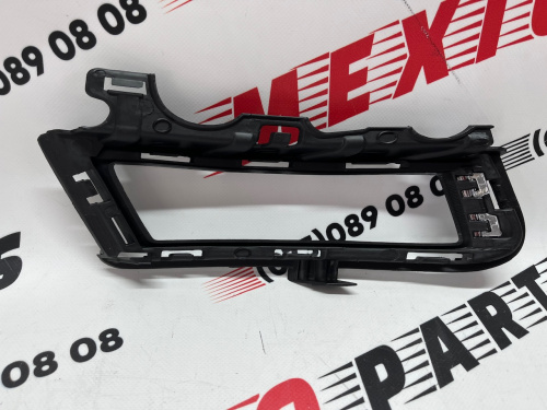 Рамка противотуманной фары левая Volkswagen Golf 7 (5G0853211E9B9), аналог