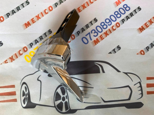 Значок Tesla Model X  2015-2020 (104788400)