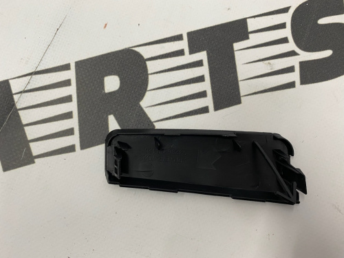 Заглушка крюка переднего бампера левая в решетку Toyota RAV4 2019-2021 ( 5328642130), аналог