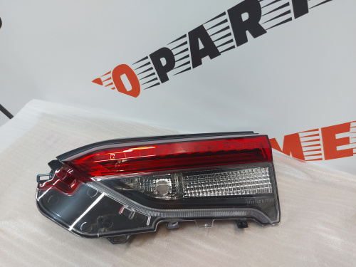Ліхтар внутрішній (в кришку багажника) правий  Toyota RAV4 2019-2021 (81580-0R060), аналог