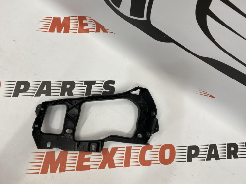 Крепление фары правое Volkswagen Touareg 2011-2014 ( 7P6806510), аналог