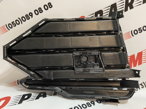 Решетка переднего бампера правая Volkswagen Touareg 2019 - (760853662CRYP), аналог