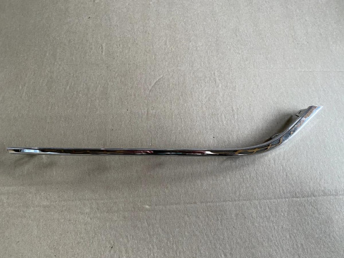 Хром рамки противотуманной фары правый Volkswagen Passat B7 2012-2015 (5618531022ZZ), аналог