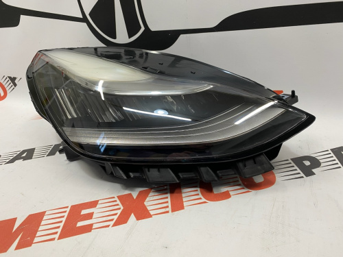 Фара права Tesla Model 3 (151495300J), аналог
