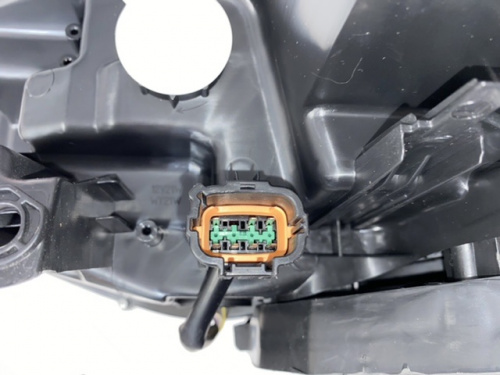 Фара правая LED с желтым катафотом USA Nissan X-Trail(Rogue) 2017-2020 (26060-6FL6A), аналог
