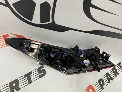 Ліхтар внутрішній (в крило) правий галоген  Toyota Camry 2018-2020 (81550-06720), аналог