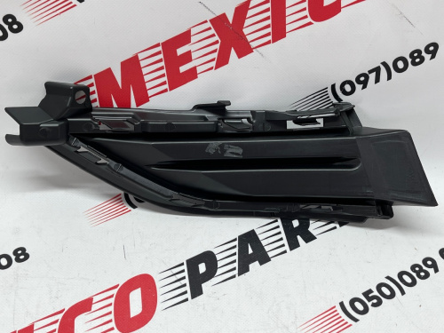 Заглушка противотуманной фары правая Volkswagen Golf 7.5 (5G0853212G9B9), аналог