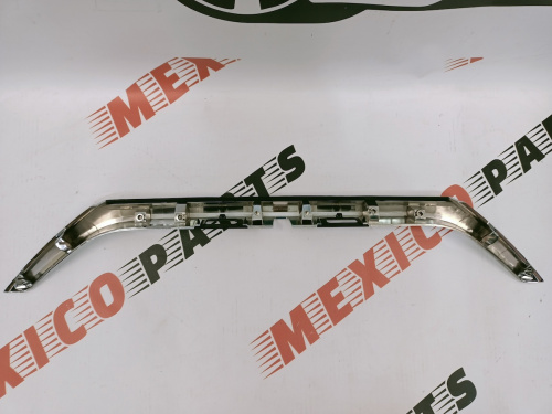 Хром кришки багажника USA Toyota Camry 2015-2017 (76801-06610), аналог