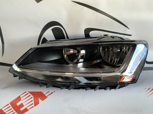 Фара левая с лед полоской USA Volkswagen Jetta 2016-2018(5C7941005J), аналог