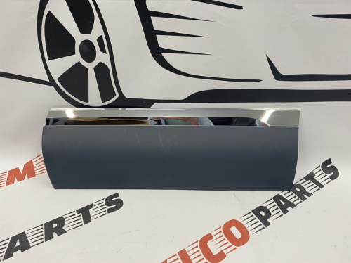 Накладка на двери задняя левая Volkswagen Touareg  2011-2018 (7P6854949HGRU), аналог