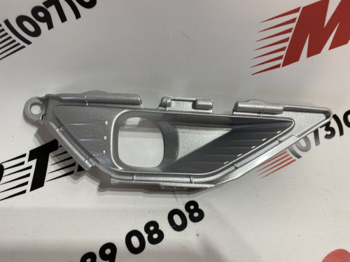 Рамка протитуманної фари права Mitsubishi Outlander 2023- (6400j966HA), аналог