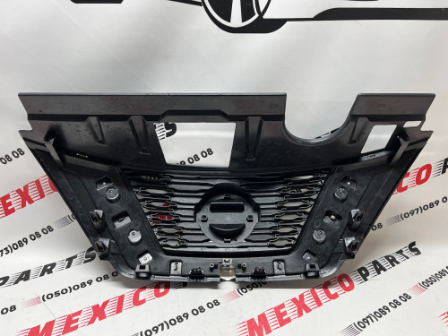 Решетка радиатора черная Nissan X-Trail(Rogue) 2017-2020 (623106FL0A), аналог