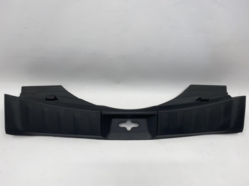 Накладка замка крышки багажника Nissan X-Trail(Rogue) 2014-2020, аналог