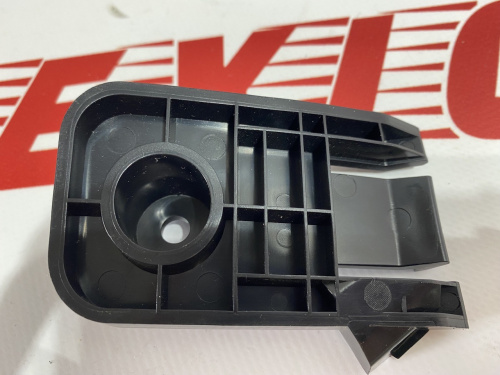 Кріплення фари праве Tesla Model X 2015-2020 (1046960-00-D)