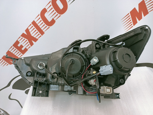 Фара ксенон правая Mitsubishi  ASX 2016-2019 (8301C216), аналог