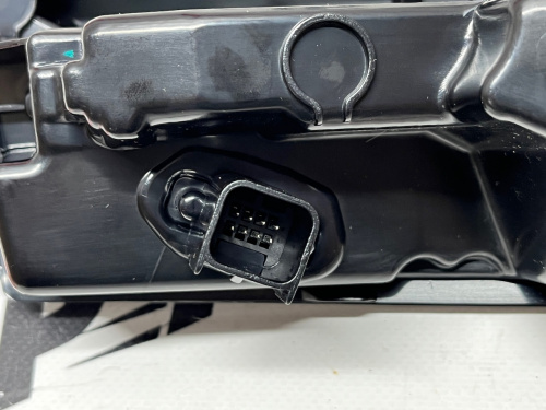 Ліхтар заднього бампера лівий нижній Tesla Model 3 2024-(1712513-00-D), аналог