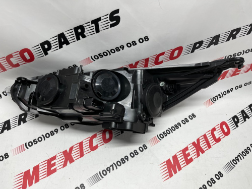 Фара правая черная жёлтый работающий катафот USA Ford Focus 2015- 2018 (F1EZ-13008-GW), аналог