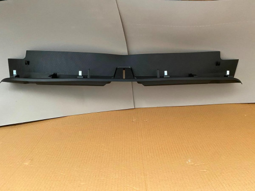 Накладка замка багажника Tesla Model 3 2017-2023 (108631500M), аналог