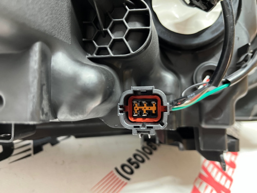 Фара левая с желтым катафотом Nissan Qashqai 2019-2021 (26060-6MR0A), аналог