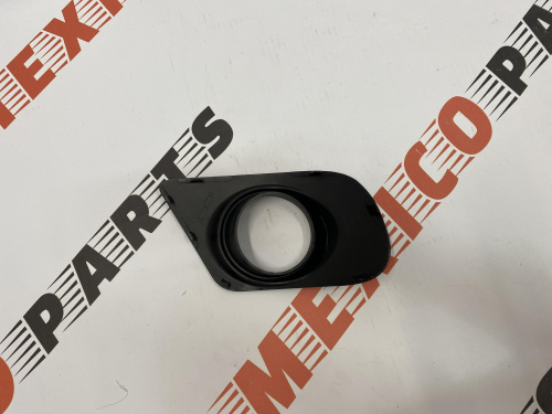 Рамка противотуманной фары правая SXT Dodge Journey 2015-2018 (68079850AB), аналог