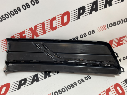 Заглушка противотуманной фары правая USA Volkswagen Passat B8 2016-2018 (561854662GRYP), аналог