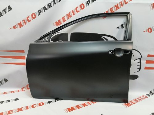Двері передні ліві Toyota Camry 2015-2017 (67002-06221), аналог