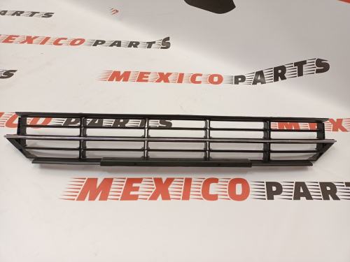 Решётка переднего бампера Volkswagen Passat B7 2012-2015 (5618536779B9), аналог