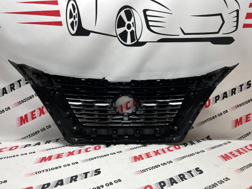 Решетка радиатора под круглый дистрон и камеру черная Nissan X-Trail(Rogue) 2021-2023  (623106RA0A), аналог