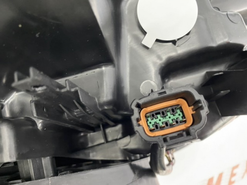 Фара левая LED с желтым катафотом USA Nissan X-Trail(Rogue) 2017-2020 (26060-6FL6A), аналог