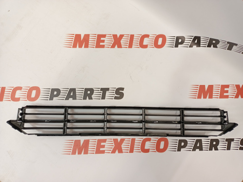 Решётка переднего бампера Volkswagen Passat B7 2012-2015 (5618536779B9), аналог