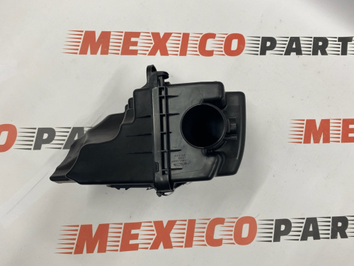 Корпус повітряного фільтру 2.0 у зборі Mazda 3 2013-2018 (PE01133AX), аналог