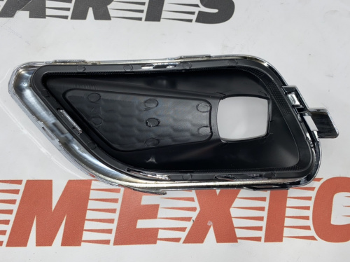 Рамка протитуманної фари хром права Jeep Cherokee 2019- (68287994AB), аналог