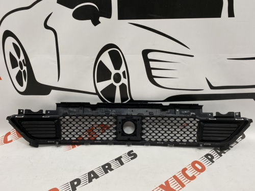 Решітка переднього бампера під дістрон Jeep Cherokee 2019- (68288043AB), аналог