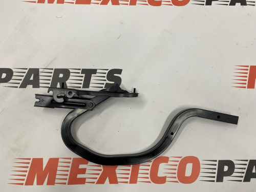 Петля - завіса кришки багажника ліва Mazda 3 2013-2018 (B45A52720B), аналог