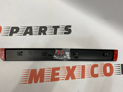 Накладка на заднюю левую дверь Nissan X-Trail (Rogue) 2014-2020 ((82877-4BA0A), аналог