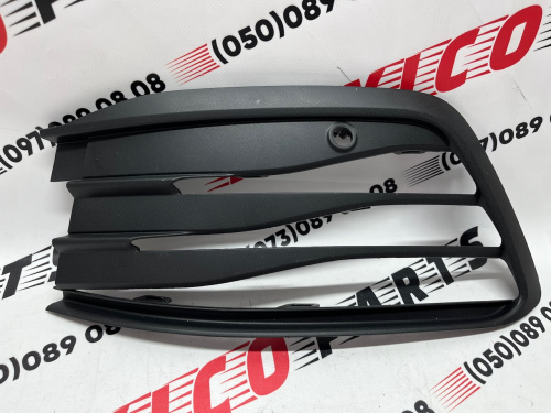 Решетка переднего бампера левая Volkswagen Golf 8 (2020-) (5H0853665J), аналог