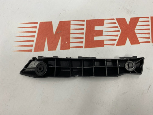 Кріплення переднього бампера праве Toyota Camry 2015-2017(52535-06190), аналог