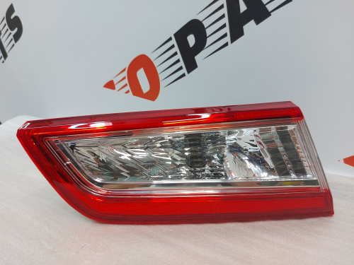Ліхтар внутрішній (в кришку багажника) лівий Toyota Camry 2012-2014 (81580-06380), аналог