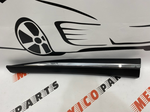 Накладка на переднюю левую дверь с хромом Nissan X-Trail(Rogue) 2021- 2023 (80871-6RR0B), аналог