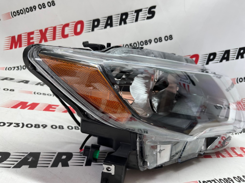 Фара галоген правая с желтым катафотом USA Nissan X-Trail(Rogue) 2017-2020 (260106FL0A), аналог