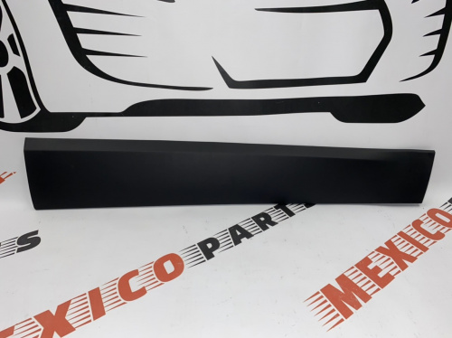Накладка дверей нижня передня права Jeep Cherokee KL 2014-2018 (6VX66RXFAB), аналог