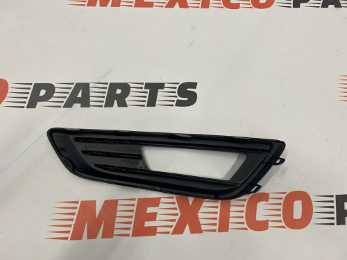 Рамка противотуманной фары матовая правая Ford Focus 2015- 2018 (FM5Z-15266-BE), аналог